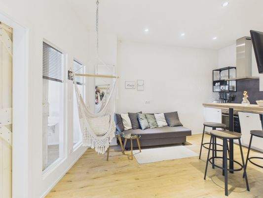 CAM01223G0-PR0192-STILL058