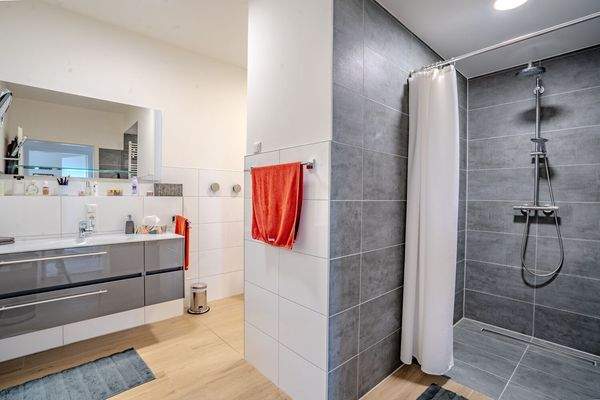 Dusch- und Wannenbad