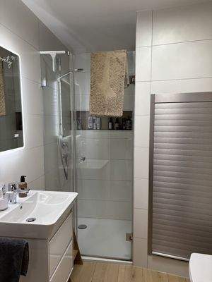 unteres Bad mit Dusche