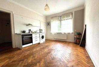 Wohnzimmer u. Küche.JPG