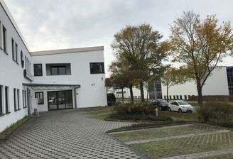 Gebäudeansicht Eingang