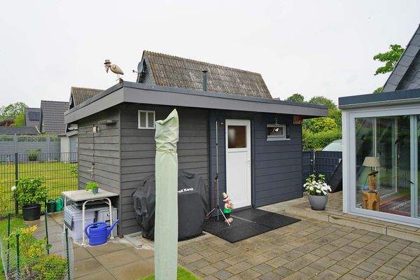 Gartenhaus mit Sauna und Werkstatt