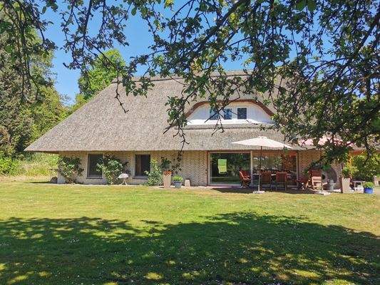 Blick auf die schöne Terrasse