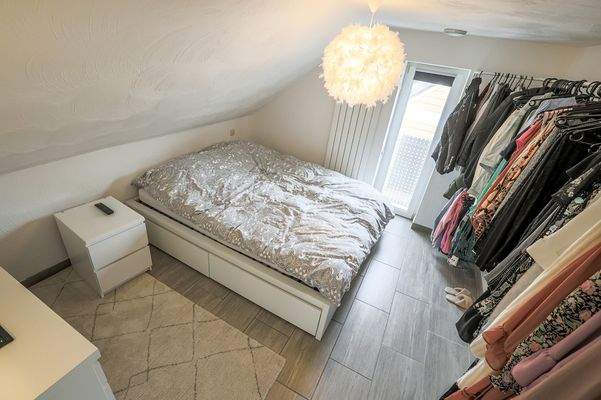 Schlafzimmer DG