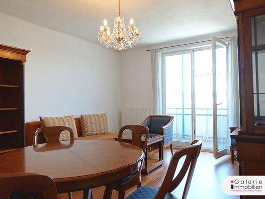 Wohnzimmer mit Ausgang Loggia, Möbel optional