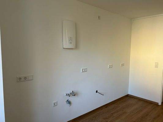 Küche hier kommt Einbauküche an diese Wand 