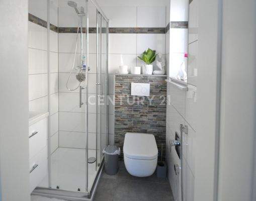 Badezimmer zum Schlafzimmer 1