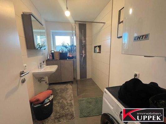 Bad mit Dusche - Gastherme