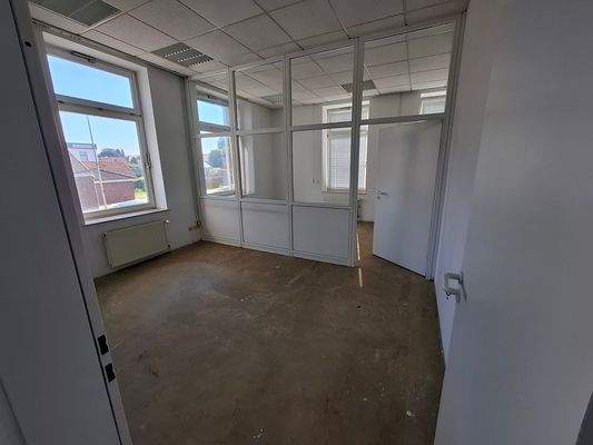 leerstehendes Büro im Obergeschoss