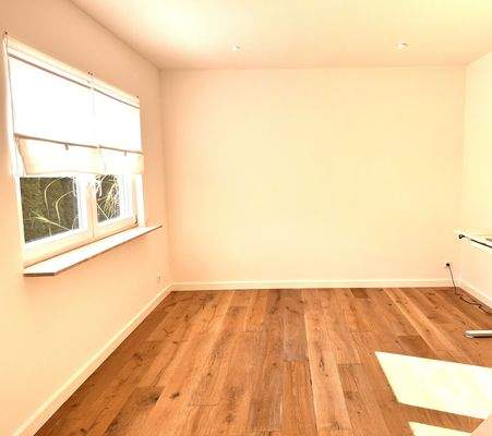 Schlafzimmer_Kind 1_EG.JPG