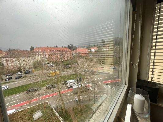 Blick aus dem Wohn- und Schlafzimmer