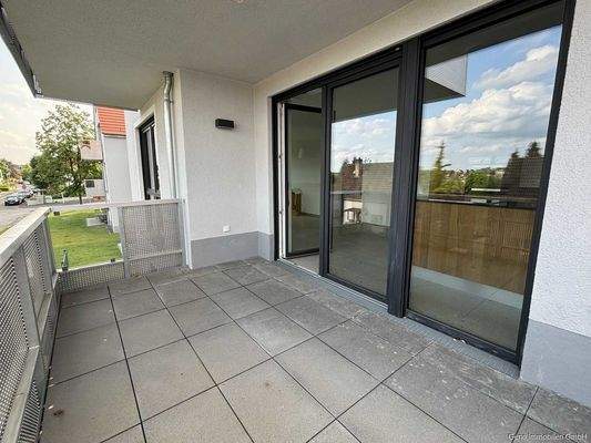 Balkon mit Licht und Steckdose