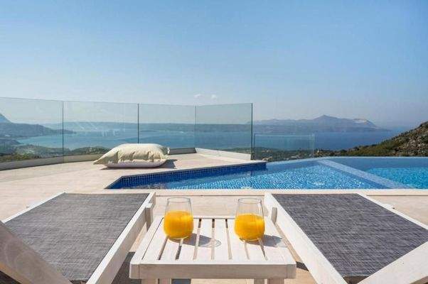 Kreta: Steinvilla mit Meerblick und Infinity-Pool in Drapanos zu verkaufen