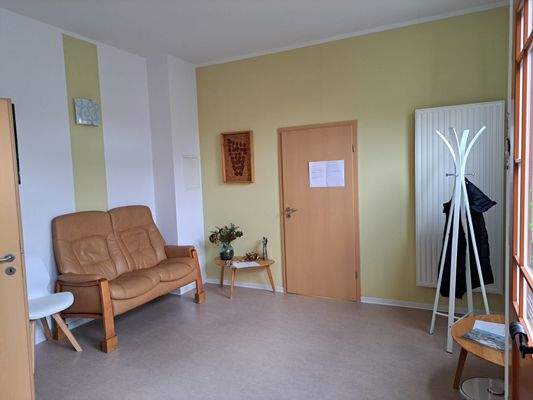 Eingangs- bzw. Wartebereich.jpg