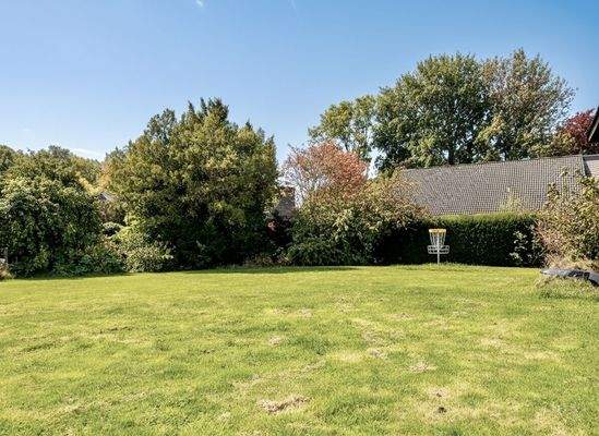 Großes Baugrundstück