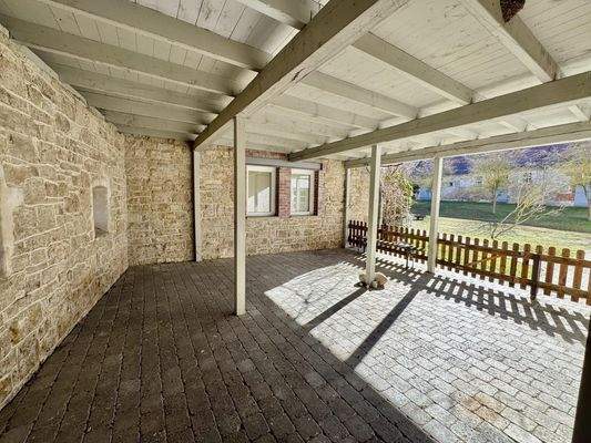 Terrasse zur Wohnung