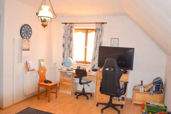  Kinderzimmer / Schlafzimmer