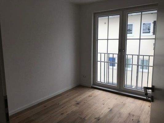 Büro ohne Möbel 1.OG