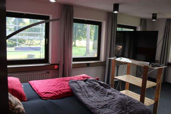 Schlafzimmer Bürotrakt