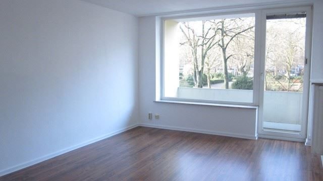 Max-Brauer-Allee, Wohnung II, Wohnzimmer mit Balko