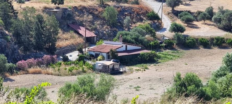 Kreta, Avgeniki: Haus auf großem Grundstück zu verkaufen