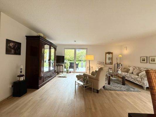 Wohnzimmer m. Terrasse