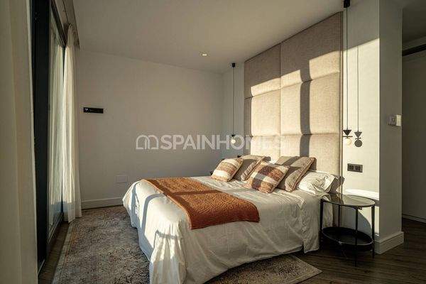 Newly-Built Villas Within Walking Distance of Amenities in Mijas