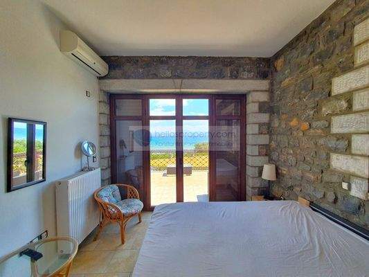 7eac554224fe4f9bae14d851fb1e740b-original