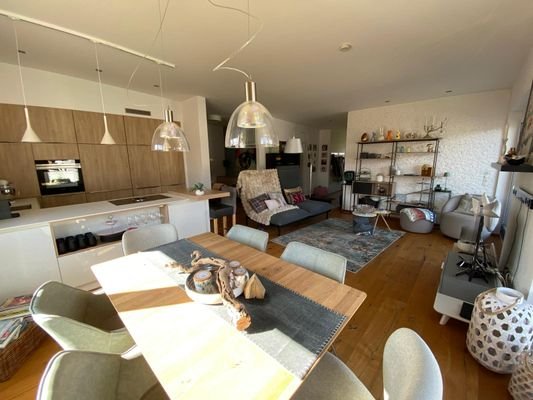Wohnzimmer, Küche.jpg