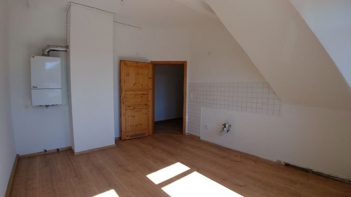 ***Neu Renovierte*** 3-Raum Wohnung im Dachgeschoss