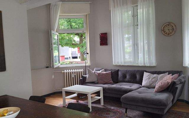 Zimmer mieten in Karlsruhe WG Zimmer auf Zeit Wohnzimmer 2.jpeg