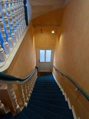 Treppe ins 1. OG