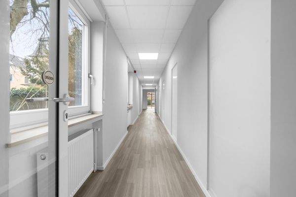 Verbindungstrakt EG Flur