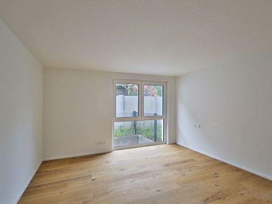 EG - Geräumiges Schlaf- oder Arbeitszimmer