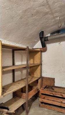 Vorratsraum im Keller