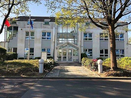 Frontansicht Bürogebäude