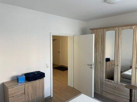 Schlafzimmer Blick zum Flur