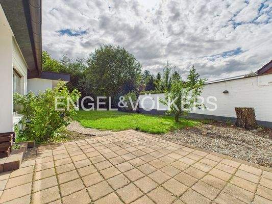 Garten mit eigenem Apfelbaum