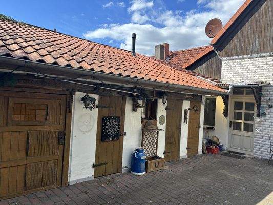 Blick auf das Nebengebäude