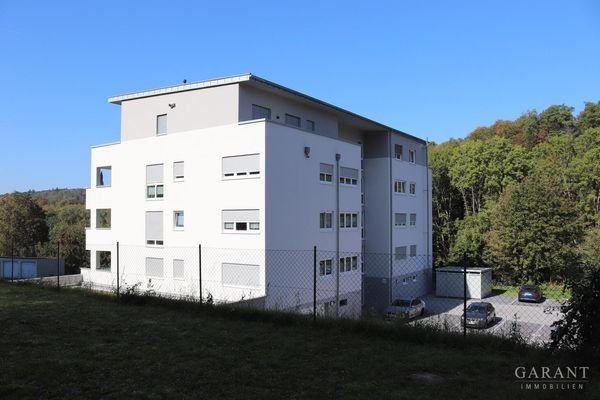 Nord-Ost Ansicht Parkplätze