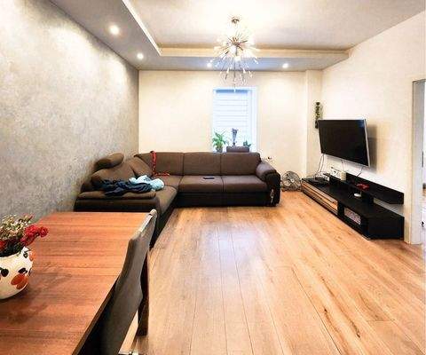 OG rechts großzügiges Wohnzimmer