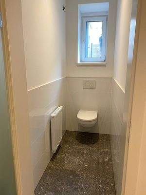 Toilette - Kleines neu renoviertes 2 Zimmer Wohnatelier/Loft Kauf 15. Bezirk Wien