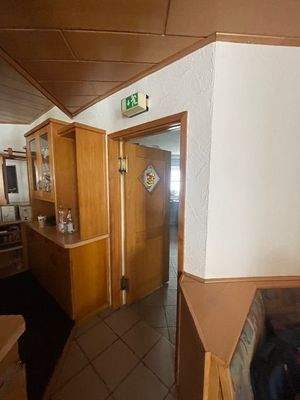 Eingang Küche Gasthaus.jpg