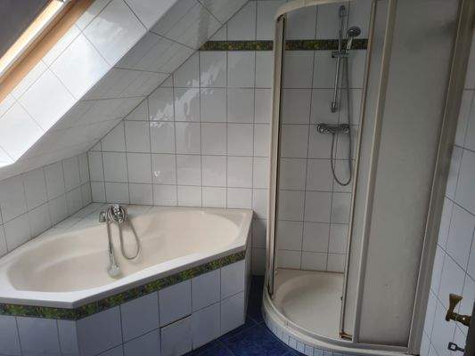 Wohnung OG - Bad Bild 1