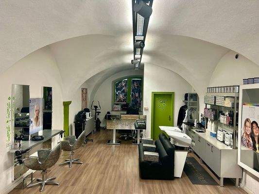 Gewerbeimmobilie-in-bozen-zu-kaufen_immobilien-in-bozen-kaufen_friseursalon-kaufen_friseursalon-kaufen-in-bozen-Immobilien-südtirol_immobilien-in-südtirol_wohnung-in-bozen-kaufen_wohnung-kaufen-in-südtirol_wohnung-kaufen-für-wenig-geld_günstge-gewerbeimmo