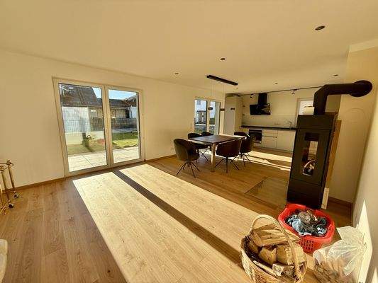 EG: Wohn- und Esszimmer