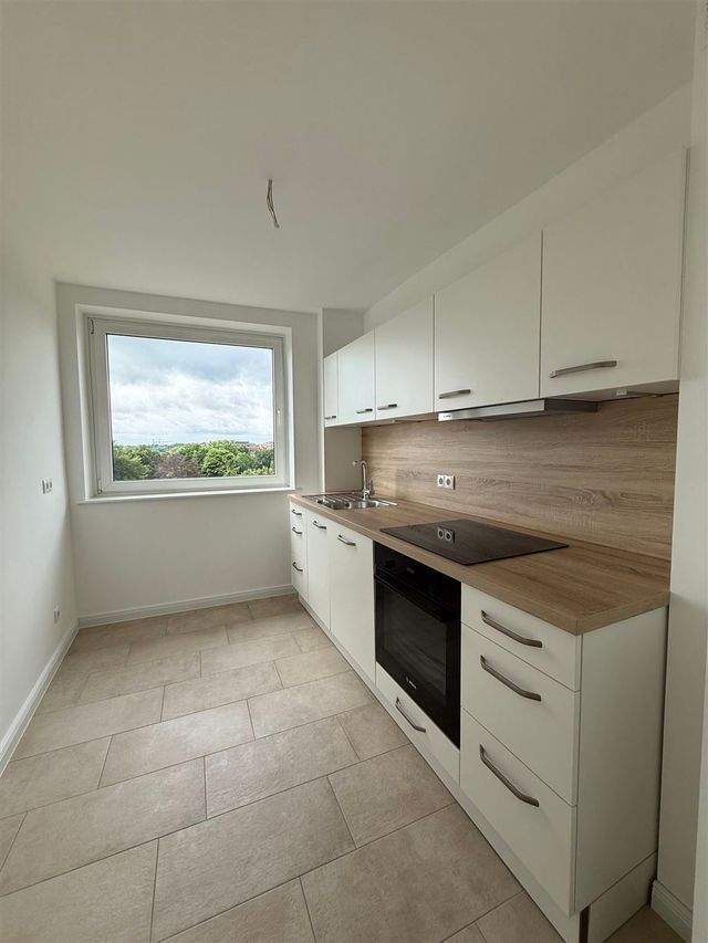 Zentral in Kronshagen: Sanierte 3-Zimmer-Whg. mit Aufzug, Balkon, Garage // BGM-Drews-Straße - Photo 4