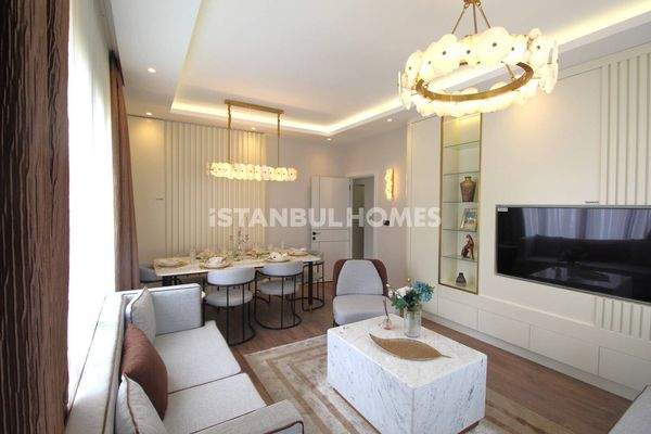 Stylish Flats in a Complex with Pool in Bağcılar Istanbul