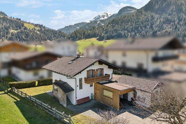 Eingang Garage mit Blick zur Hohen Salve