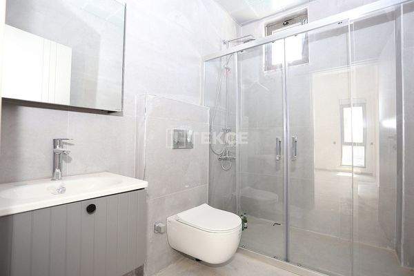Detached Villa for Sale in an Elite Complex in Altıntaş